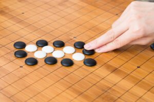 Descubre cómo se juega al Go: reglas y claves para dominar este milenario juego